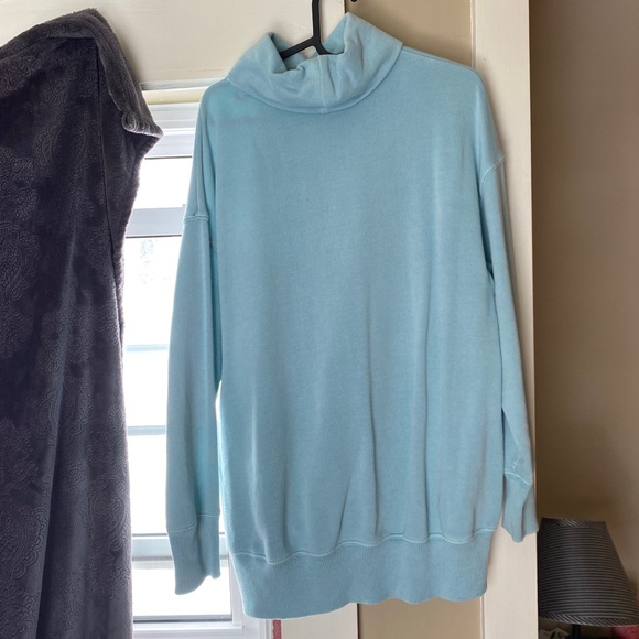 Aerie Turtleneck oversized sweatshirt - Picture 2 of 3